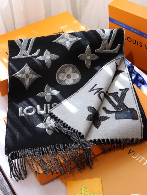 Louis Vuitton Scarf LVC00489